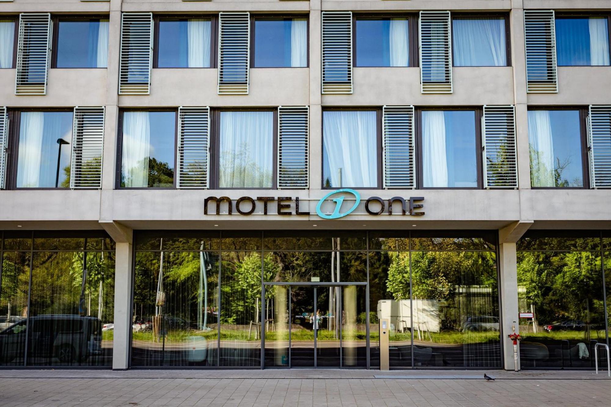 Motel One Карлсруе Екстер'єр фото